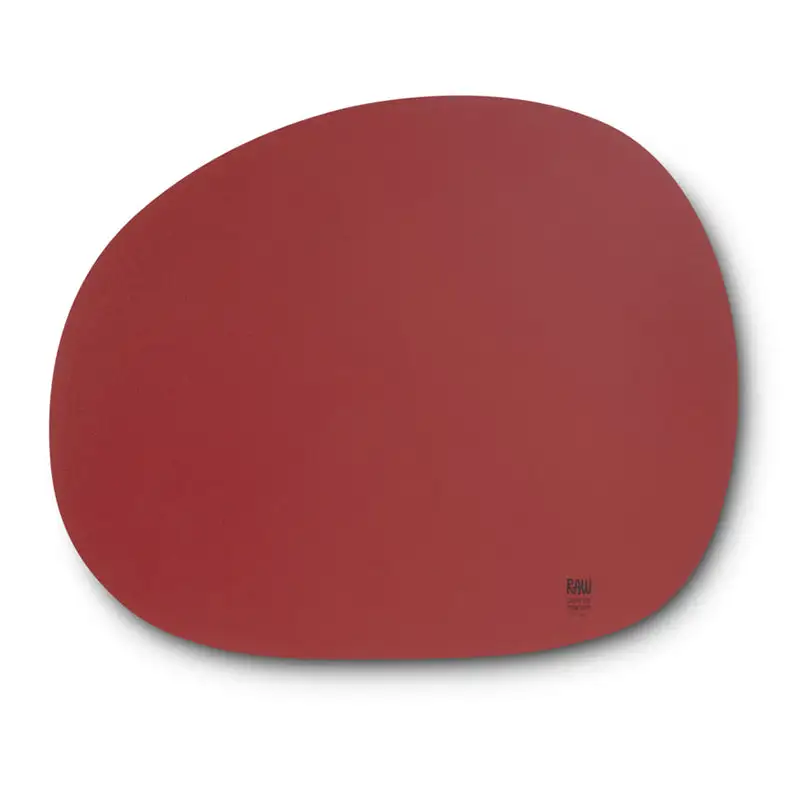 Aida RAW Dækkeserviet Very Berry Red 3 Aida RAW Dækkeserviet Very Berry Red